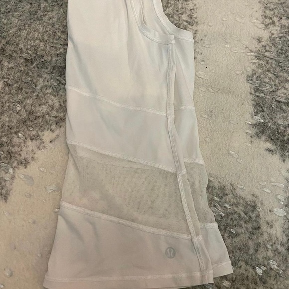 Tops - LULULEMON tank top- size 2